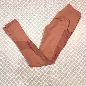 Beige leggings with pockets